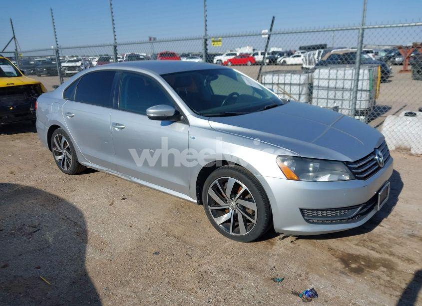 2014 Volkswagen Passat 1.8T WOLFSBURG EDITION (VIN 1VWAS7A39EC068493) main photo