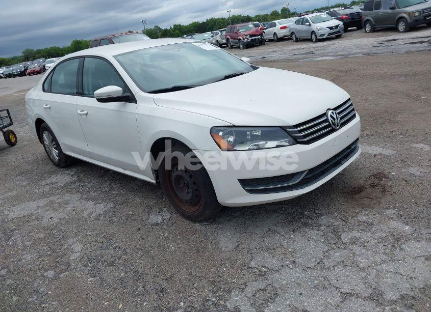 2014 Volkswagen Passat 1.8T S (VIN 1VWAS7A39EC096570) main photo