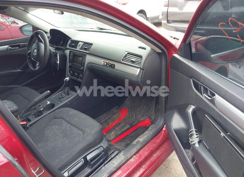 Photo 5 of 2016 Volkswagen Passat 1.8T S (VIN 1VWAS7A39GC047145)