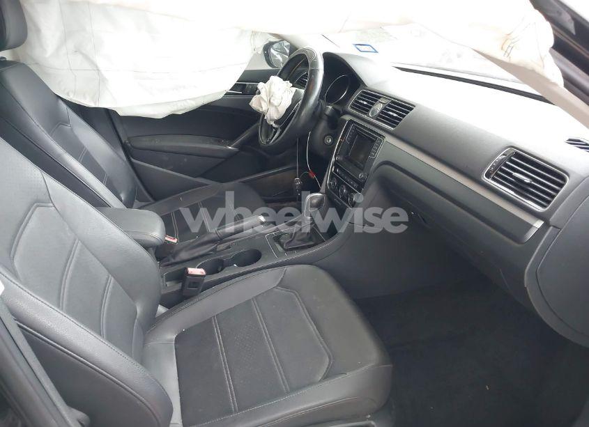 Photo 5 of 2016 Volkswagen Passat 1.8T R-LINE (VIN 1VWAS7A39GC065936)