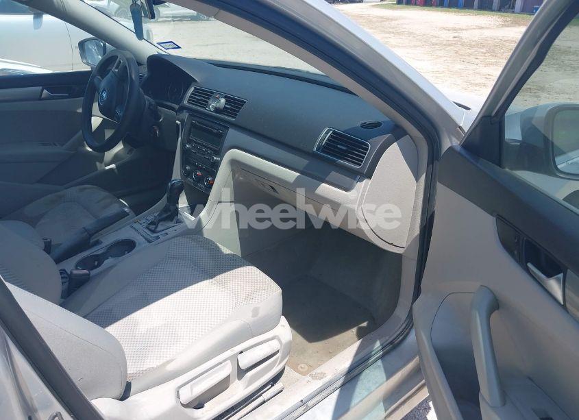 Photo 5 of 2015 Volkswagen Passat 1.8T S (VIN 1VWAS7A3XFC004738)