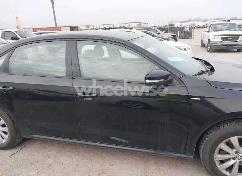 Photo 13 of 2015 Volkswagen Passat 1.8T WOLFSBURG EDITION (VIN 1VWAS7A3XFC061005)