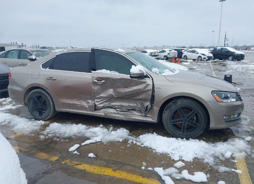 Photo 13 of 2015 Volkswagen Passat 1.8T LIMITED EDITION (VIN 1VWAS7A3XFC101664)