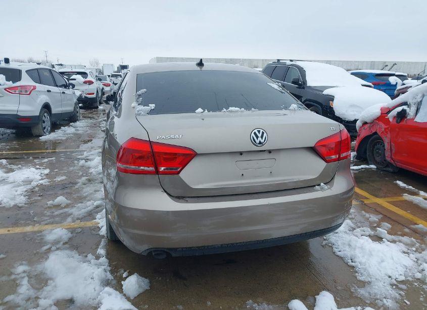 Photo 15 of 2015 Volkswagen Passat 1.8T LIMITED EDITION (VIN 1VWAS7A3XFC101664)