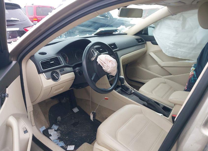 Photo 5 of 2015 Volkswagen Passat 1.8T LIMITED EDITION (VIN 1VWAS7A3XFC101664)