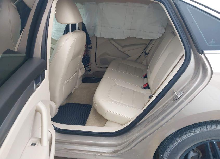 Photo 8 of 2015 Volkswagen Passat 1.8T LIMITED EDITION (VIN 1VWAS7A3XFC101664)