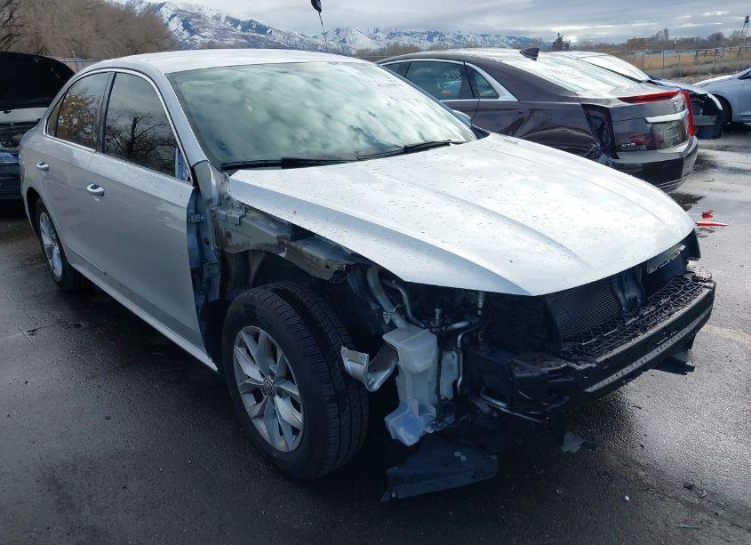 2016 Volkswagen Passat 1.8T S (VIN 1VWAS7A3XGC018558) main photo