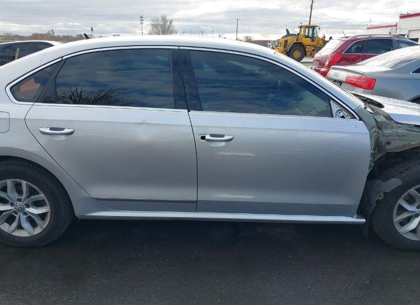 Photo 13 of 2016 Volkswagen Passat 1.8T S (VIN 1VWAS7A3XGC018558)