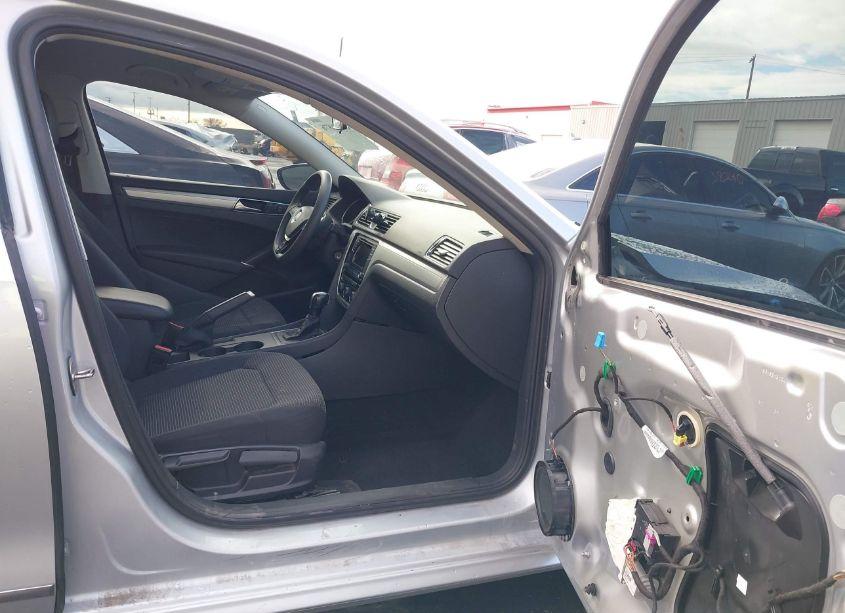 Photo 5 of 2016 Volkswagen Passat 1.8T S (VIN 1VWAS7A3XGC018558)