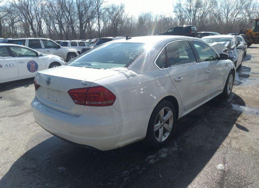 Photo 4 of 2014 Volkswagen Passat 1.8T WOLFSBURG EDITION (VIN 1VWAT7A30EC029286)