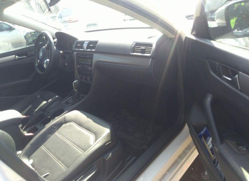 Photo 5 of 2014 Volkswagen Passat 1.8T WOLFSBURG EDITION (VIN 1VWAT7A30EC029286)