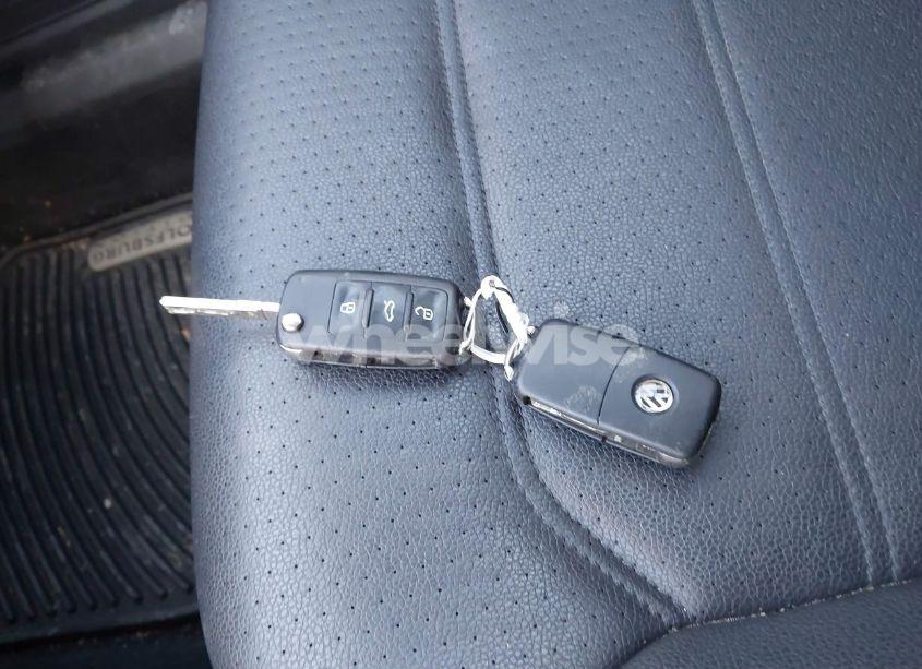 Photo 11 of 2014 Volkswagen Passat 1.8T WOLFSBURG EDITION (VIN 1VWAT7A30EC041485)