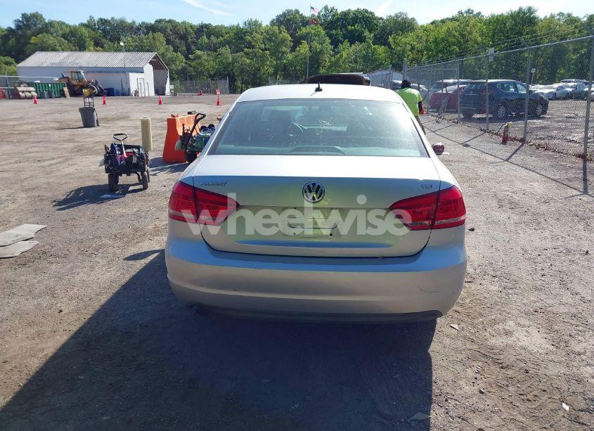 Photo 16 of 2014 Volkswagen Passat 1.8T S (VIN 1VWAT7A30EC084532)