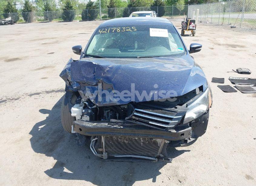 Photo 13 of 2015 Volkswagen Passat 1.8T WOLFSBURG EDITION (VIN 1VWAT7A30FC002333)