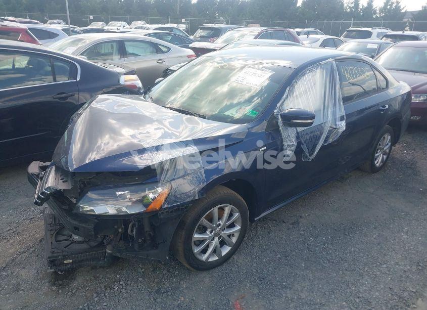 Photo 2 of 2015 Volkswagen Passat 1.8T WOLFSBURG EDITION (VIN 1VWAT7A30FC002333)