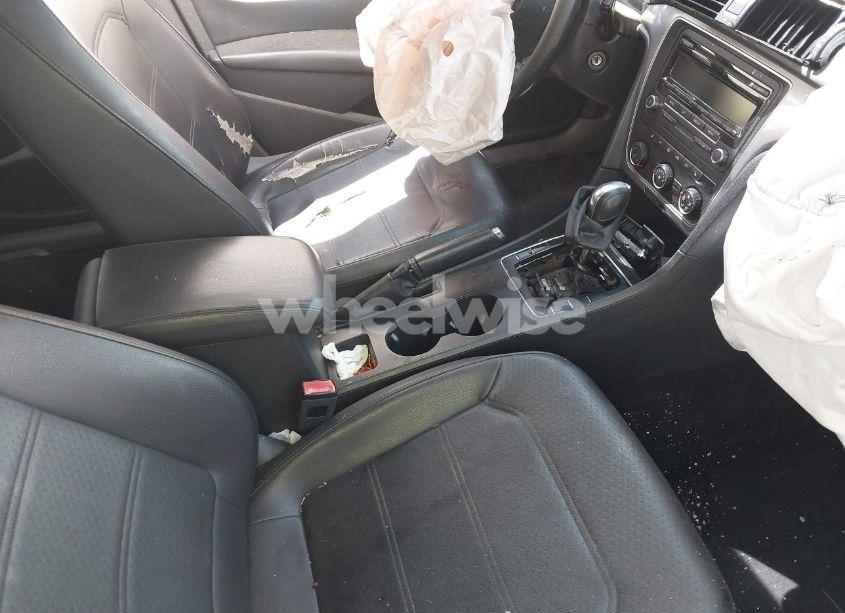 Photo 5 of 2015 Volkswagen Passat 1.8T WOLFSBURG EDITION (VIN 1VWAT7A30FC002333)