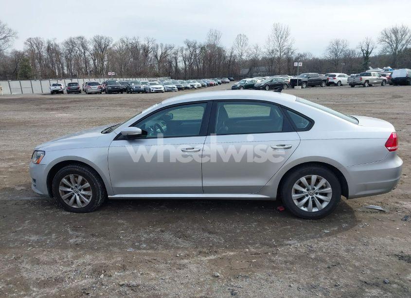 Photo 14 of 2015 Volkswagen Passat 1.8T WOLFSBURG EDITION (VIN 1VWAT7A30FC013994)