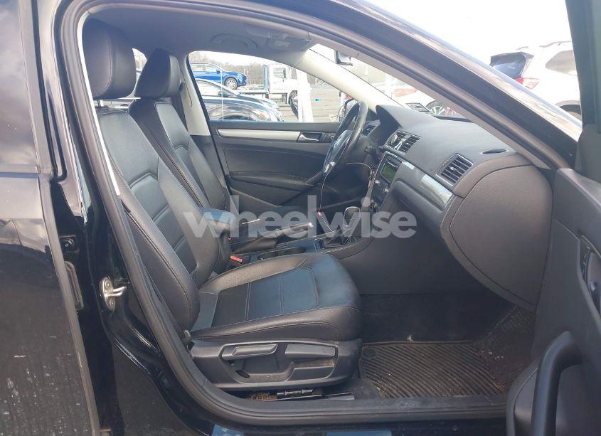 Photo 5 of 2015 Volkswagen Passat 1.8T WOLFSBURG EDITION (VIN 1VWAT7A30FC043965)