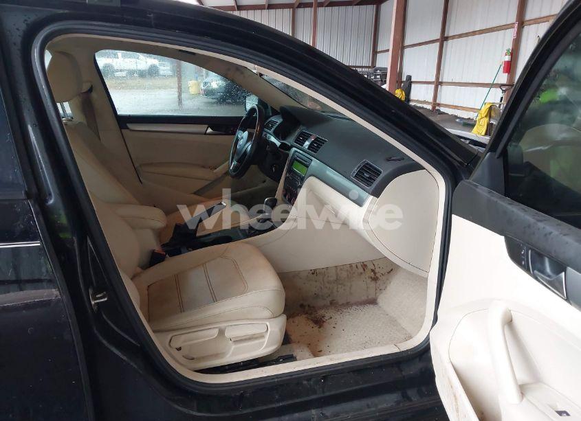 Photo 5 of 2015 Volkswagen Passat 1.8T WOLFSBURG EDITION (VIN 1VWAT7A30FC044792)