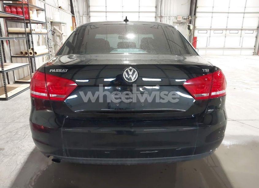 Photo 16 of 2015 Volkswagen Passat 1.8T LIMITED EDITION (VIN 1VWAT7A30FC080255)