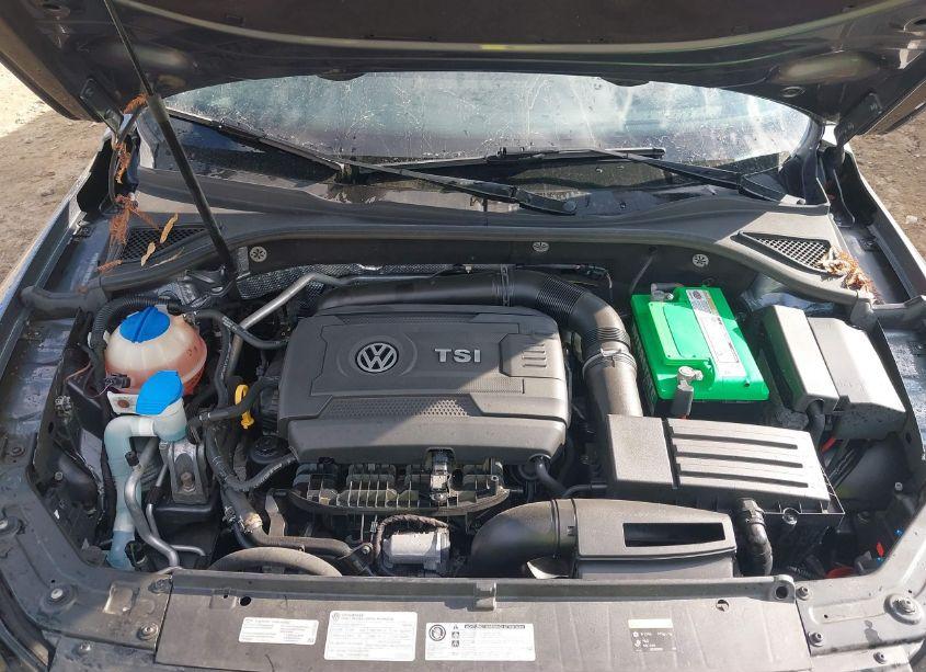 Photo 10 of 2015 Volkswagen Passat 1.8T LIMITED EDITION (VIN 1VWAT7A30FC099274)