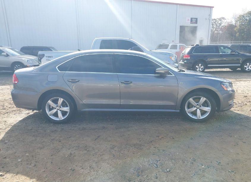 Photo 13 of 2015 Volkswagen Passat 1.8T LIMITED EDITION (VIN 1VWAT7A30FC099274)