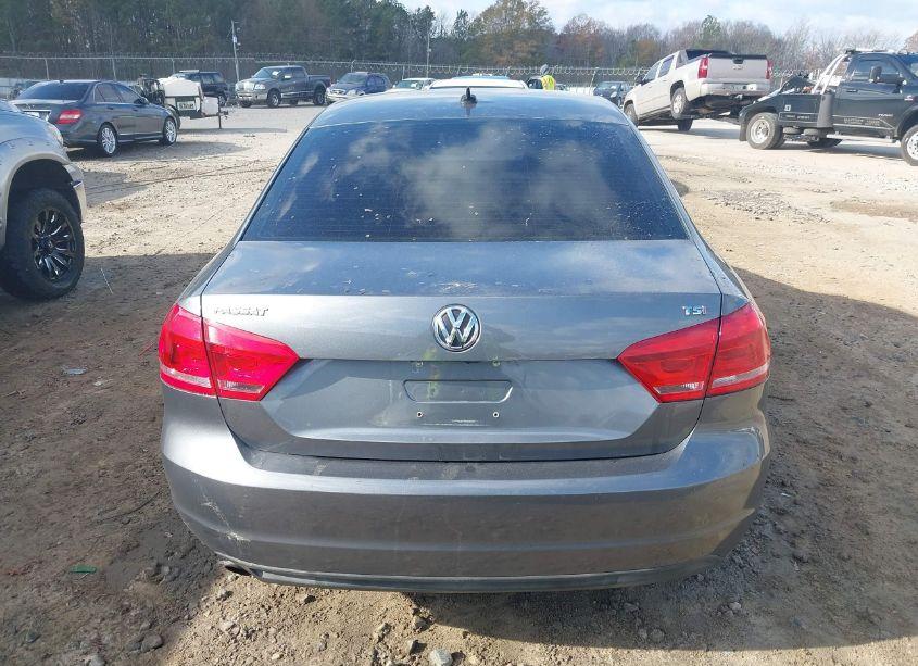 Photo 16 of 2015 Volkswagen Passat 1.8T LIMITED EDITION (VIN 1VWAT7A30FC099274)