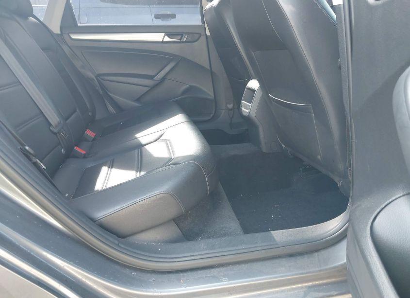 Photo 8 of 2015 Volkswagen Passat 1.8T LIMITED EDITION (VIN 1VWAT7A30FC099274)