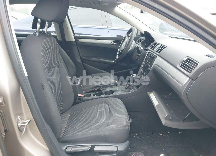 Photo 5 of 2016 Volkswagen Passat 1.8T S (VIN 1VWAT7A30GC011597)