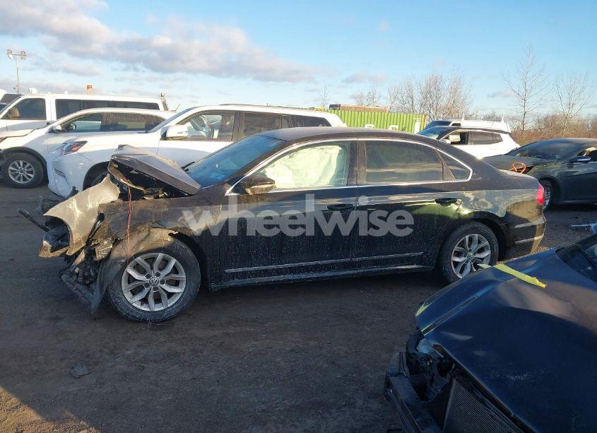 Photo 14 of 2016 Volkswagen Passat 1.8T S (VIN 1VWAT7A30GC048035)