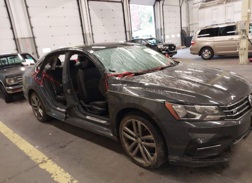 Photo 13 of 2016 Volkswagen Passat 1.8T R-LINE W/COMFORT PKG (VIN 1VWAT7A30GC050691)