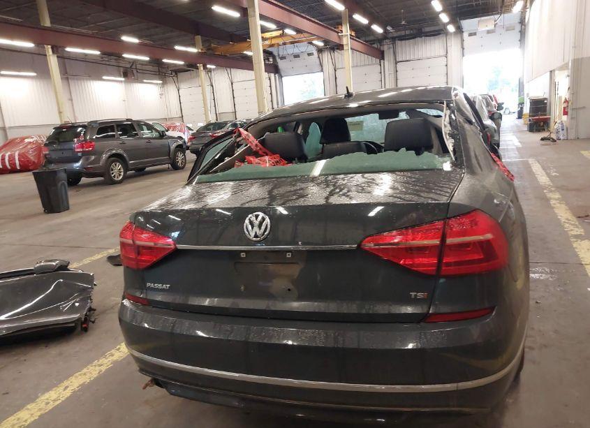 Photo 16 of 2016 Volkswagen Passat 1.8T R-LINE W/COMFORT PKG (VIN 1VWAT7A30GC050691)