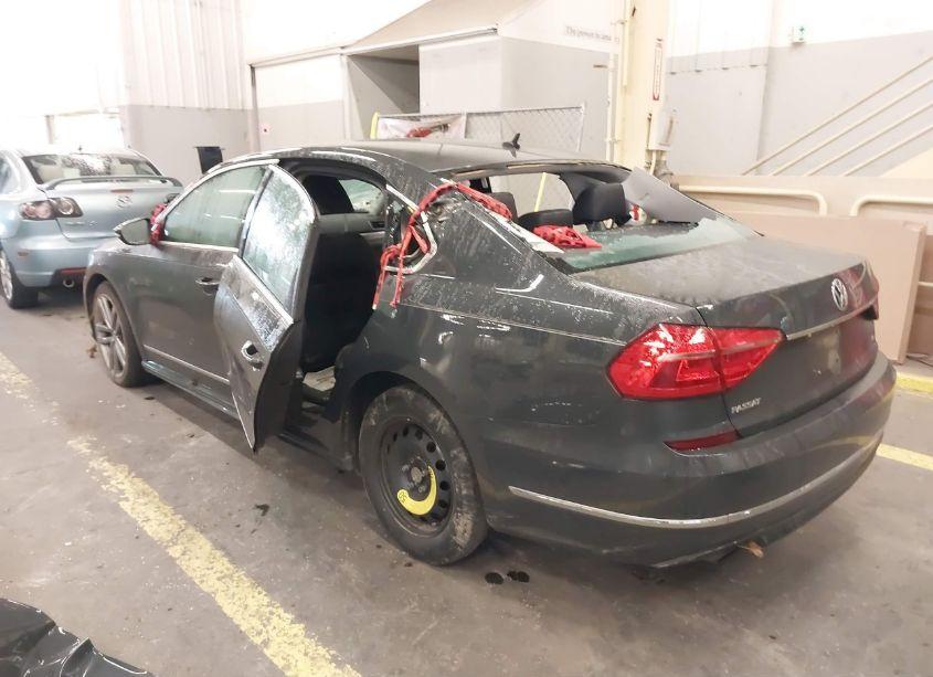 Photo 3 of 2016 Volkswagen Passat 1.8T R-LINE W/COMFORT PKG (VIN 1VWAT7A30GC050691)