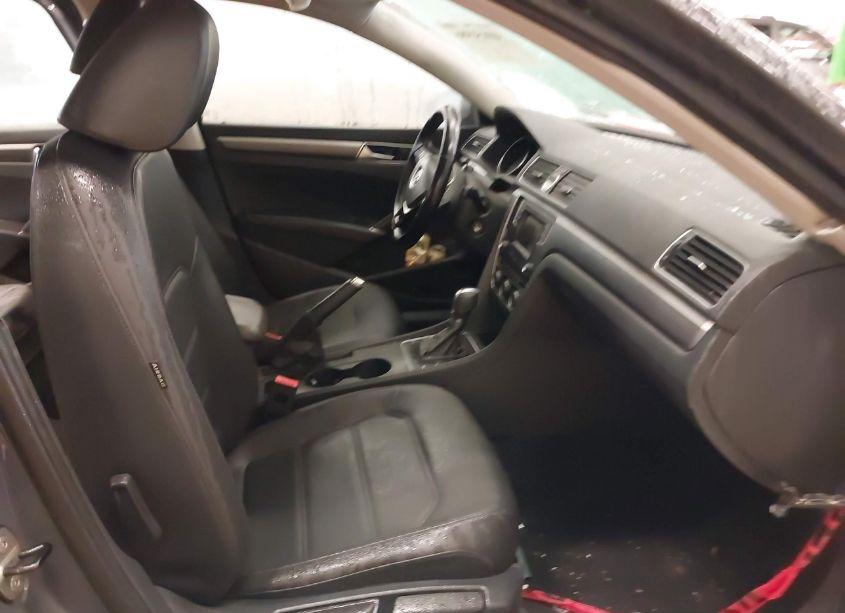 Photo 5 of 2016 Volkswagen Passat 1.8T R-LINE W/COMFORT PKG (VIN 1VWAT7A30GC050691)