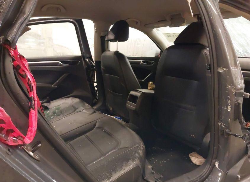 Photo 8 of 2016 Volkswagen Passat 1.8T R-LINE W/COMFORT PKG (VIN 1VWAT7A30GC050691)