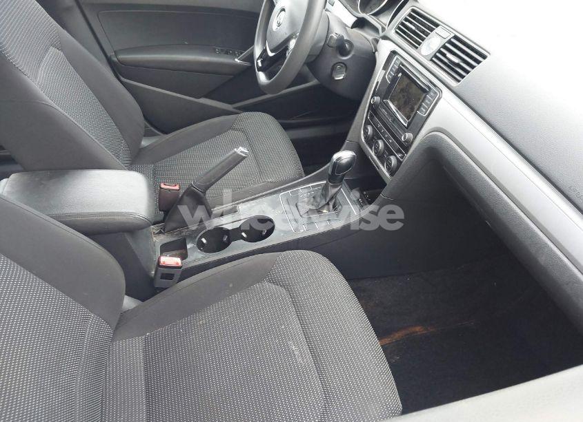 Photo 5 of 2017 Volkswagen Passat 1.8T S (VIN 1VWAT7A30HC016476)