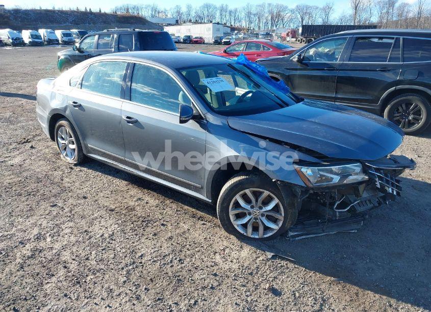 2017 Volkswagen Passat 1.8T S (VIN 1VWAT7A30HC020950) main photo