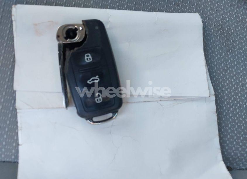 Photo 11 of 2017 Volkswagen Passat 1.8T S (VIN 1VWAT7A30HC020950)