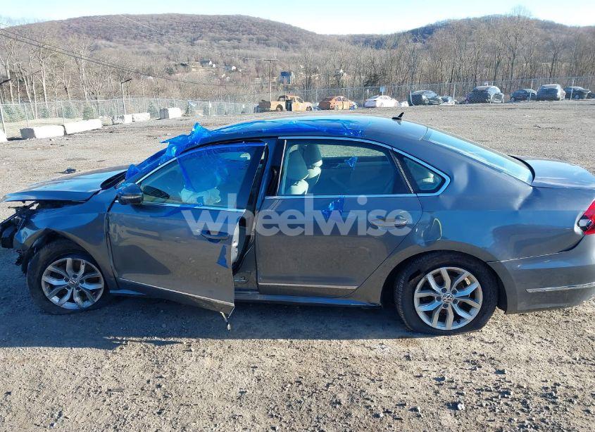 Photo 14 of 2017 Volkswagen Passat 1.8T S (VIN 1VWAT7A30HC020950)