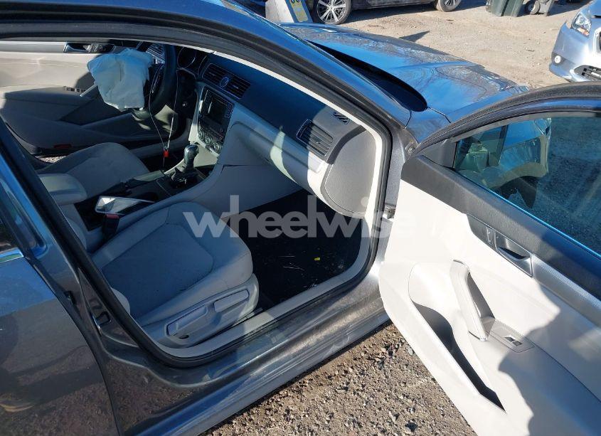 Photo 5 of 2017 Volkswagen Passat 1.8T S (VIN 1VWAT7A30HC020950)