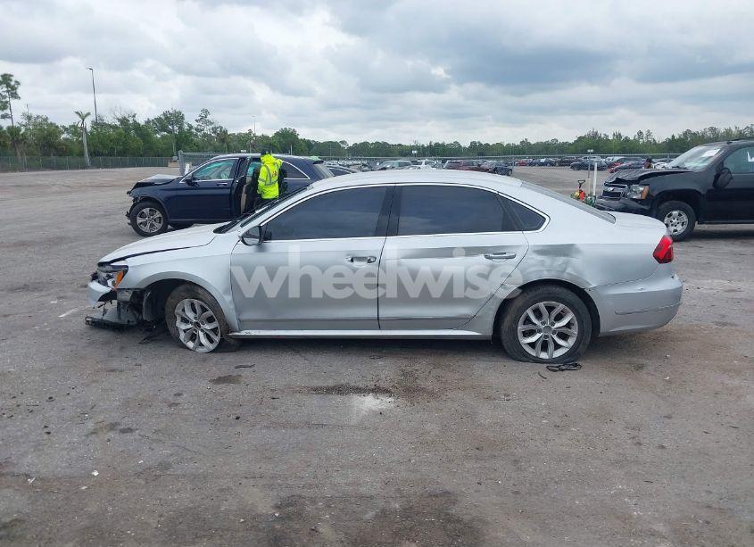 Photo 14 of 2017 Volkswagen Passat 1.8T S (VIN 1VWAT7A30HC079030)