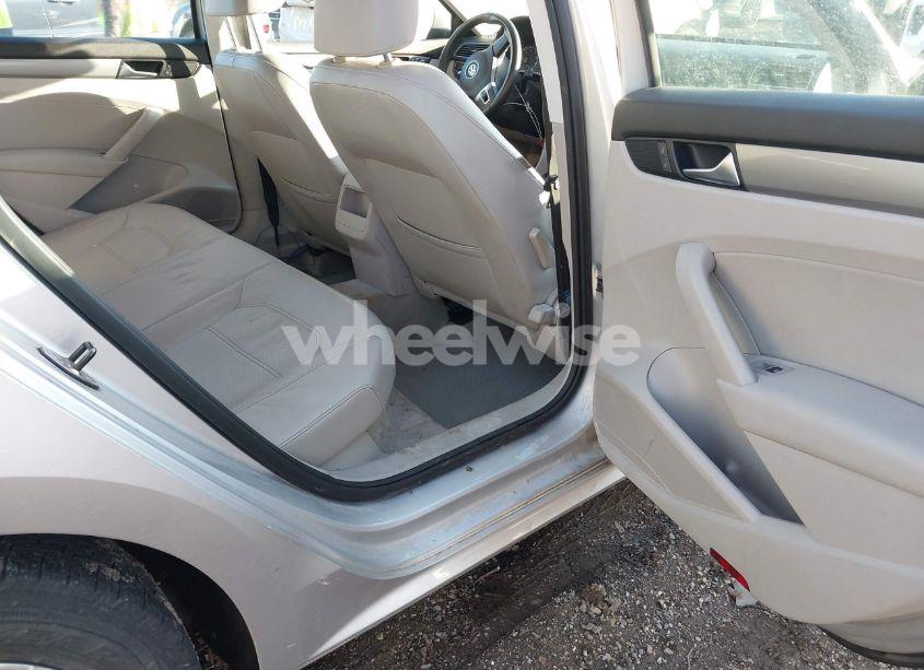 Photo 8 of 2014 Volkswagen Passat 1.8T WOLFSBURG EDITION (VIN 1VWAT7A31EC068484)