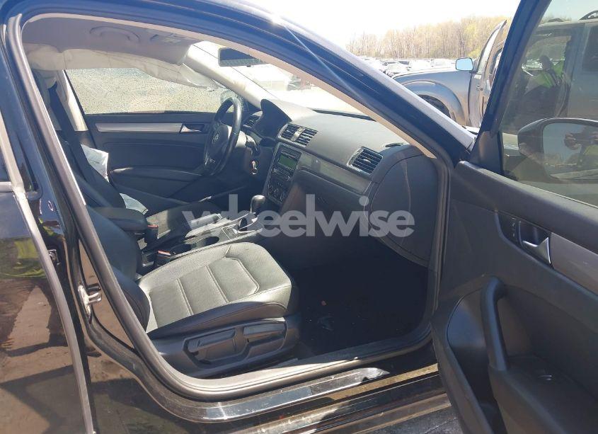 Photo 5 of 2014 Volkswagen Passat 1.8T WOLFSBURG EDITION (VIN 1VWAT7A31EC118381)