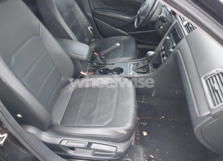 Photo 5 of 2015 Volkswagen Passat 1.8T WOLFSBURG EDITION (VIN 1VWAT7A31FC019965)