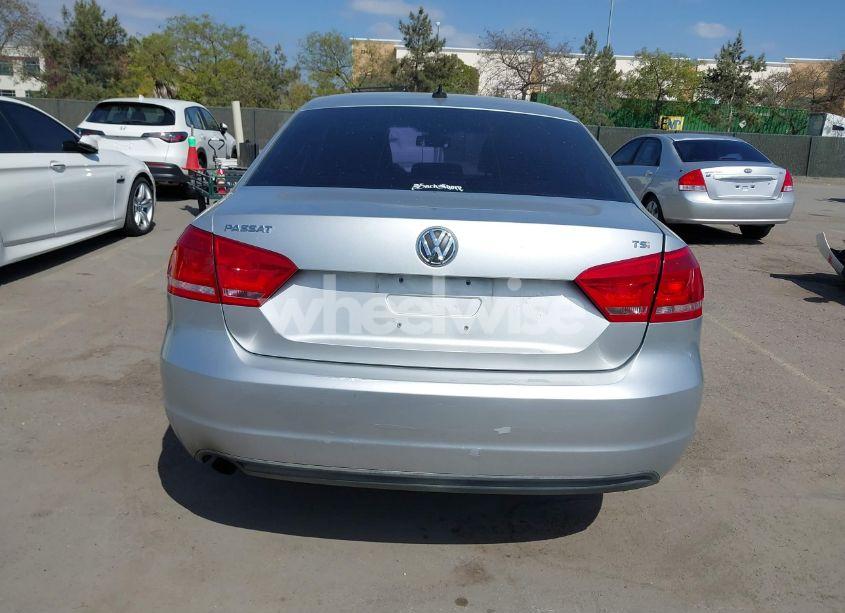 Photo 17 of 2015 Volkswagen Passat 1.8T WOLFSBURG EDITION (VIN 1VWAT7A31FC022428)