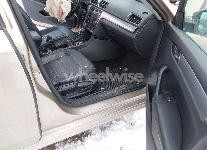 Photo 5 of 2015 Volkswagen Passat 1.8T WOLFSBURG EDITION (VIN 1VWAT7A31FC026219)