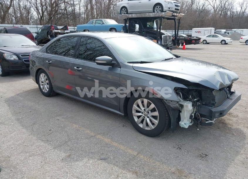 2015 Volkswagen Passat 1.8T WOLFSBURG EDITION (VIN 1VWAT7A31FC049502) main photo