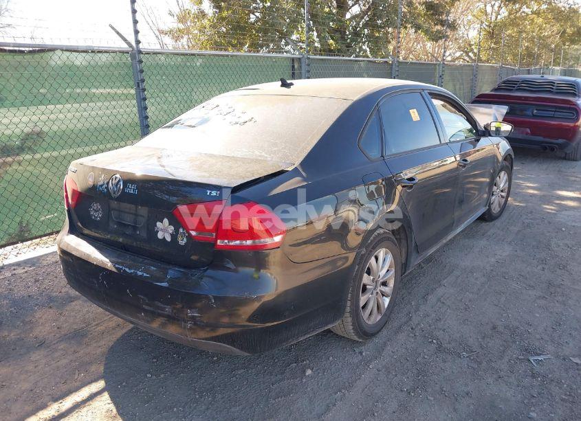 Photo 4 of 2015 Volkswagen Passat 1.8T WOLFSBURG EDITION (VIN 1VWAT7A31FC061830)