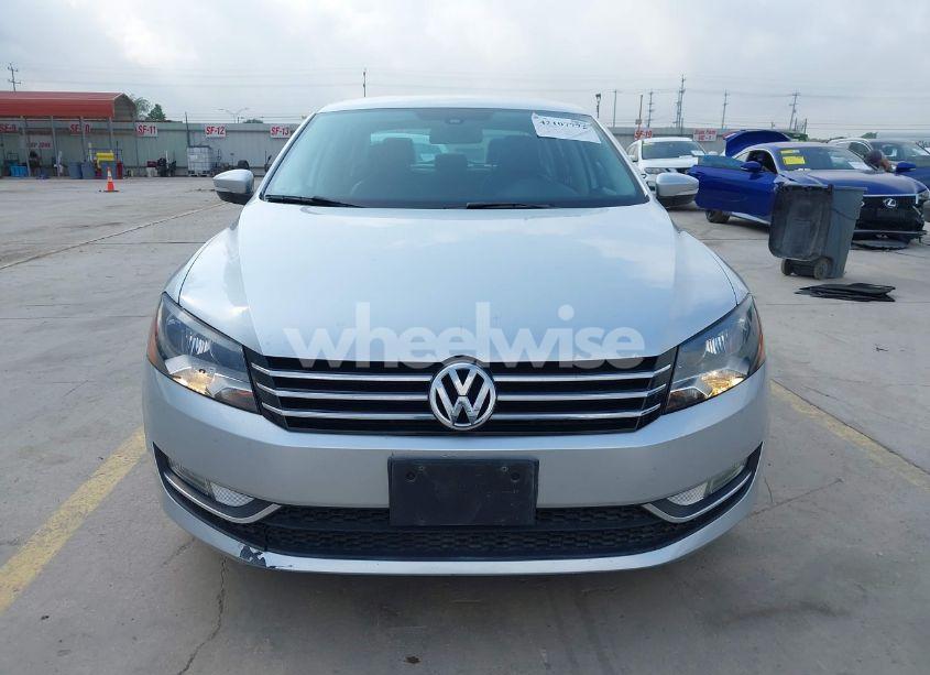 Photo 13 of 2015 Volkswagen Passat 1.8T LIMITED EDITION (VIN 1VWAT7A31FC117751)