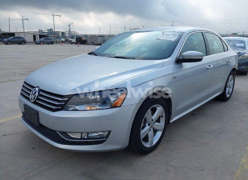 Photo 2 of 2015 Volkswagen Passat 1.8T LIMITED EDITION (VIN 1VWAT7A31FC117751)